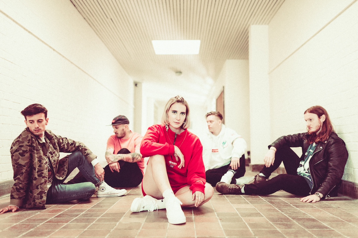 MusikBlog Fickle Friends You Are Someone Else Jung und