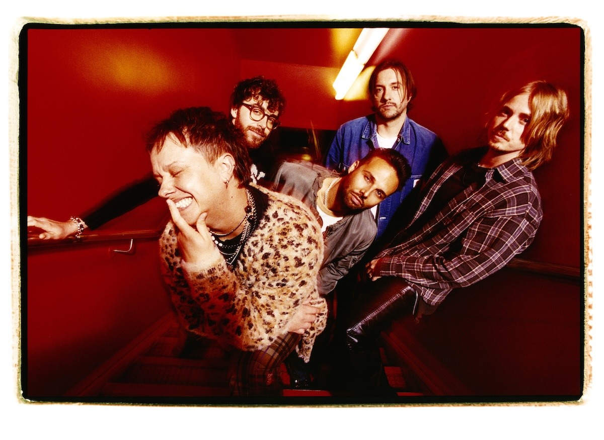 Nothing But Thieves – Stray Dogs